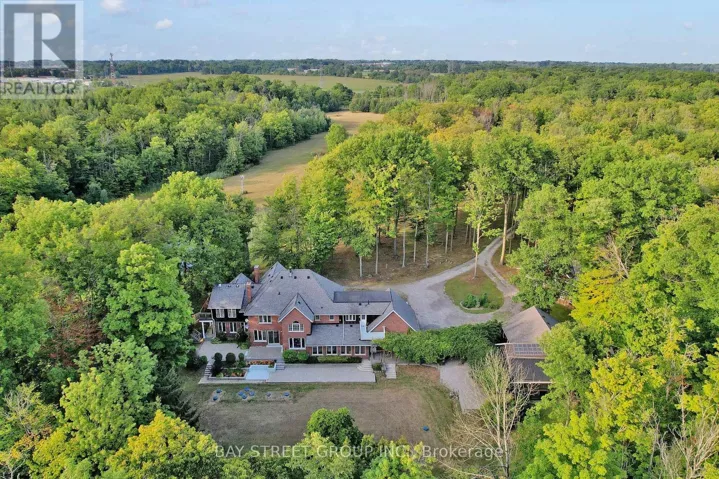 902 SHAVER ROAD, Hamilton, Ontario L9G3K9