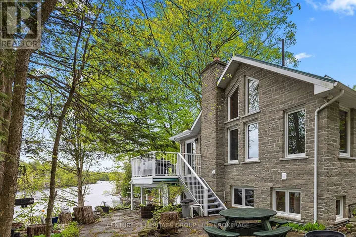8126 PERTH ROAD, South Frontenac (Frontenac South), Ontario K0H2L0