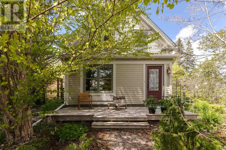 10317 St Margarets Bay Road, Hubbards, Nova Scotia B0J1T0