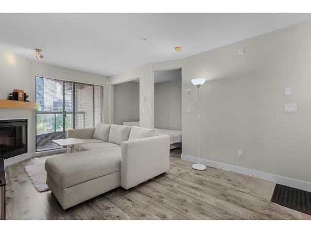 331 10838 CITY PARKWAY, Surrey, British Columbia V3T5X9