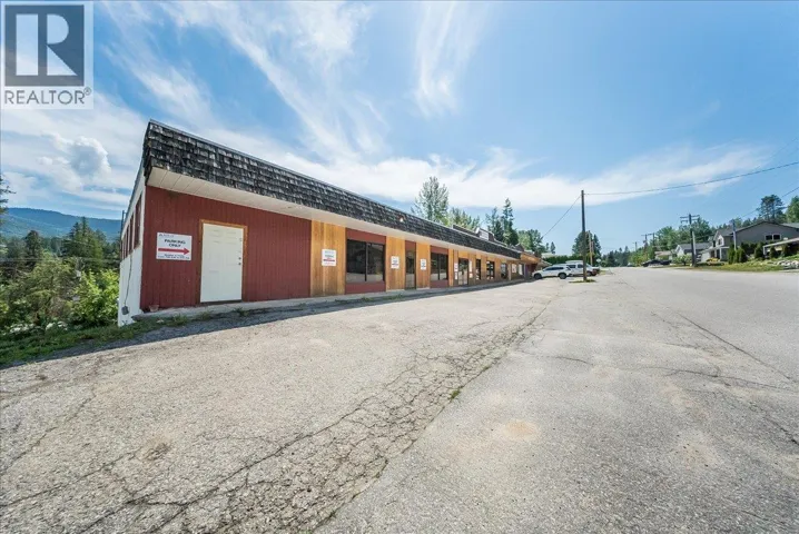1846 FIRST Street, Fruitvale, British Columbia V0G1L0