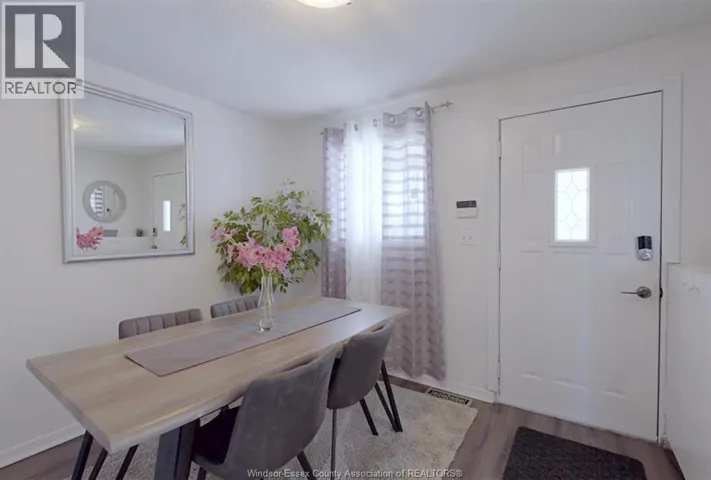 1073 pierre avenue, Windsor, Ontario N9A2L1