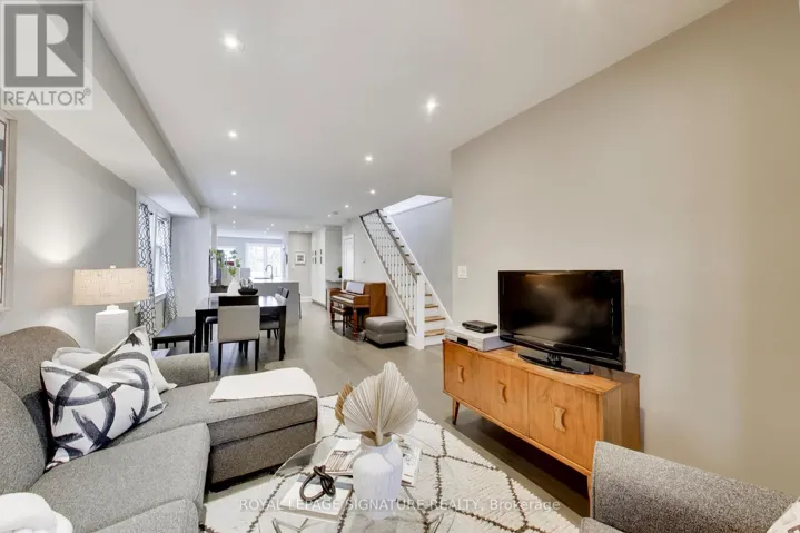259 TORRENS AVENUE, Toronto (East York), Ontario M4J2P6
