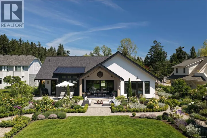 839 Clayton Rd, North Saanich, British Columbia V8L5M3