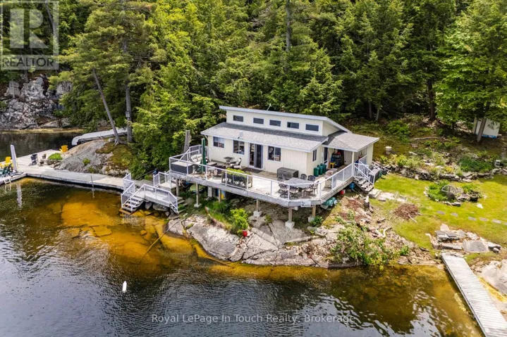 4 IS 270 SIX MILE LAKE ISLAND, Georgian Bay (Baxter), Ontario L0K1S0