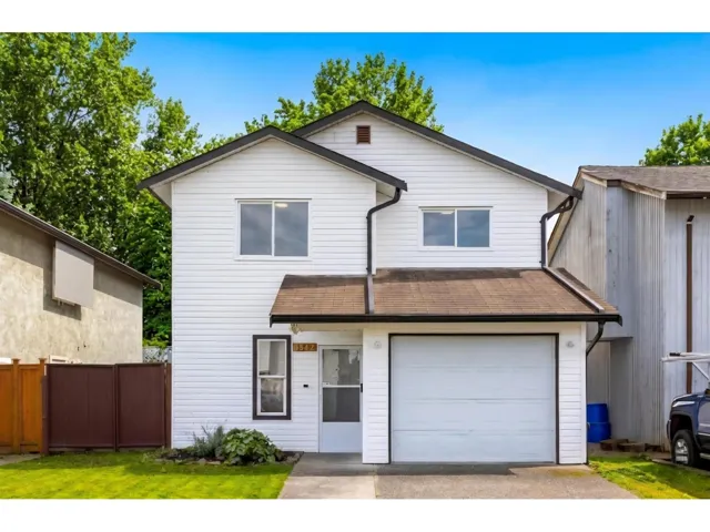 8542 MCCUTCHEON AVENUE, Chilliwack Proper South, Chilliwack, British Columbia V2P7K7