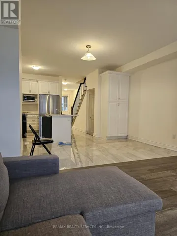 32 DONALD STEWART ROAD, Brampton (Northwest Brampton), Ontario L7A5J8