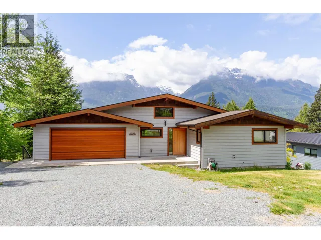 40427 AYR DRIVE, Squamish, British Columbia V0N1T0