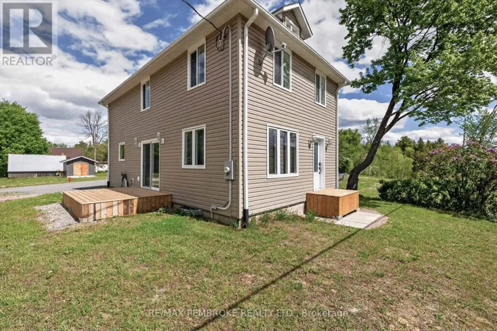 387 SELL ROAD, North Algona Wilberforce, Ontario K8A6W4