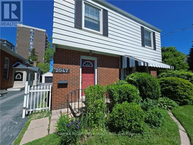 2047 JAMES STREET, Burlington (Brant), Ontario L7R1H4