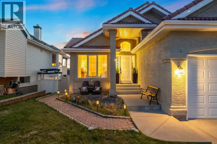 94 Edgebrook Heights NW, Calgary, Alberta T3A5M5