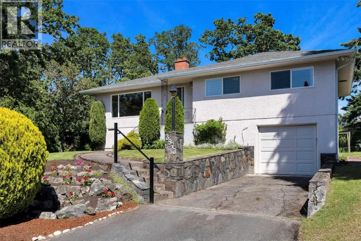 3973 Livingstone Ave S, Saanich, British Columbia V8N3A5