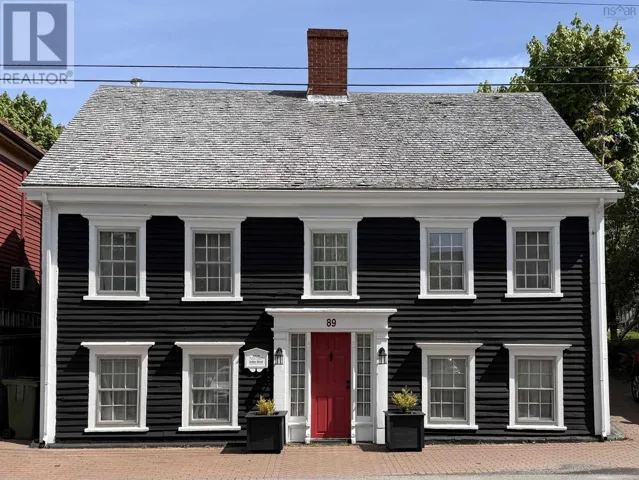 89 York Street, Lunenburg, Nova Scotia B0J2C0