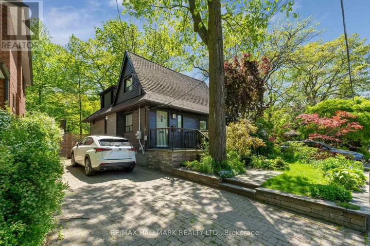 35 BENLAMOND AVENUE, Toronto (East End-Danforth), Ontario M4E1Y8