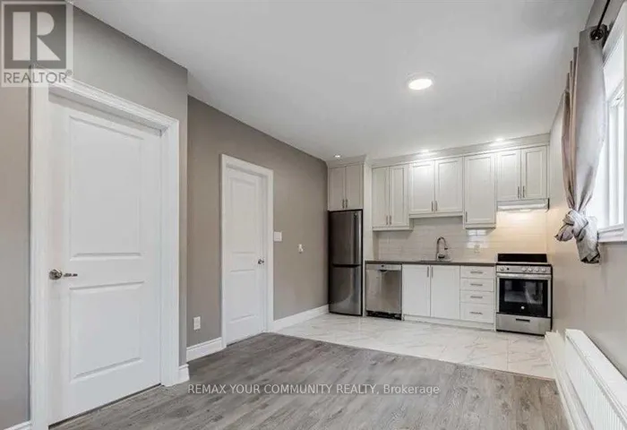 30 WESTCHESTER ROAD, Toronto (Brookhaven-Amesbury), Ontario M6M2S5