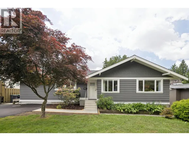 752 SHAW AVENUE, Coquitlam, British Columbia V3K2R8