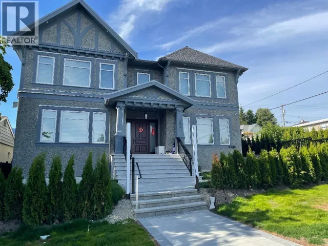 402 west 24 STREET, North Vancouver, British Columbia V7M2W9