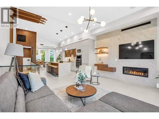 2380 MARINE DRIVE, West Vancouver, British Columbia V7V1K8