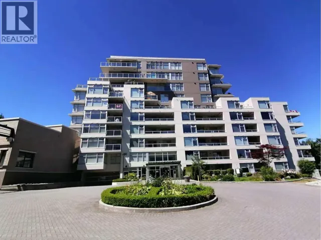 311 9288 UNIVERFSITY CRESCENT, Burnaby, British Columbia V5A4X7