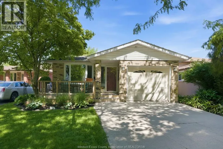 512 ELINOR, Windsor, Ontario N8P1E4