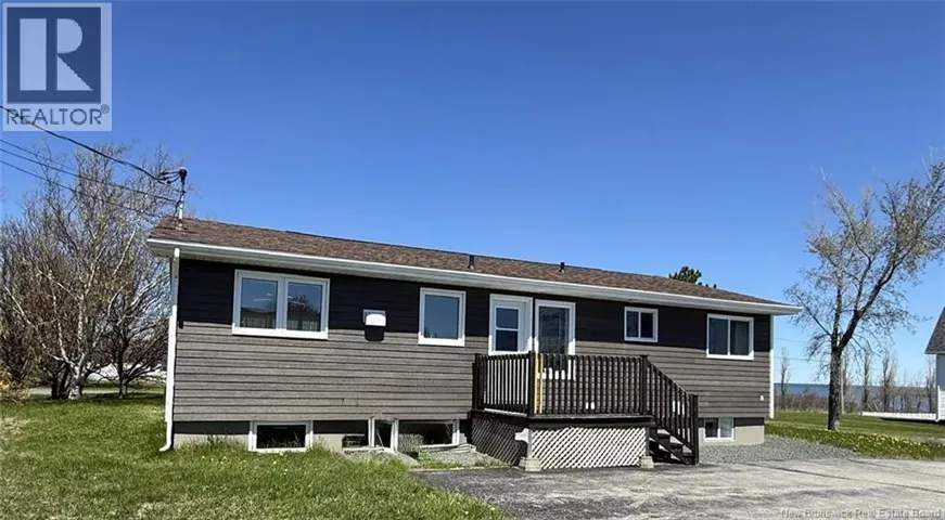 378 Rue de l'Ile, Caraquet, New Brunswick E1W1B5