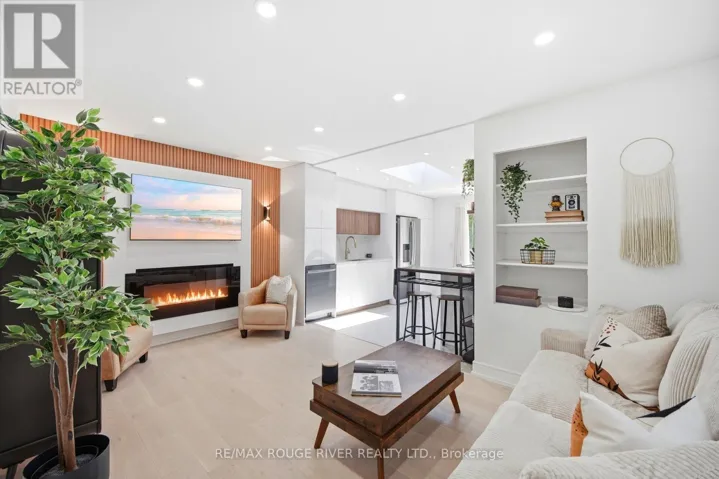 243 QUEBEC STREET, Oshawa (Vanier), Ontario L1J1Y3