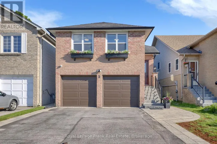 5 EMPIRE CRESCENT, Clarington (Courtice), Ontario L1E1E3