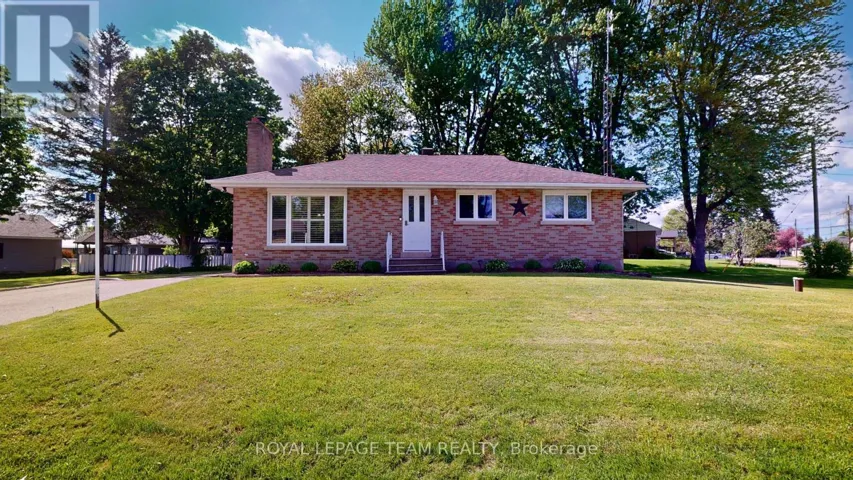 6 BROAD STREET, Augusta, Ontario K0E1T0