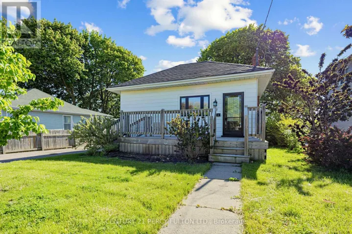 22 WESTMOUNT STREET, Oshawa (Vanier), Ontario L1J4W9