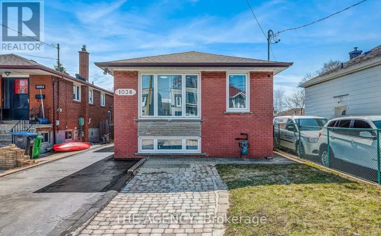 1038 ALEXANDRA AVENUE, Mississauga (Lakeview), Ontario L5E1Z8