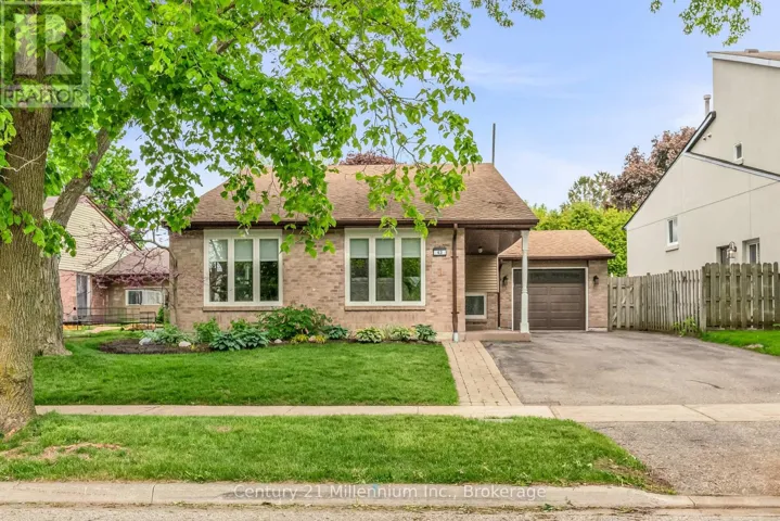 DRIVE – 43 STODDART DRIVE, Aurora (Aurora Highlands), Ontario L4G2G2