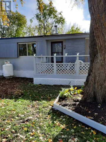 7592 FLEWELLYN ROAD, Ottawa, Ontario K2S1B6