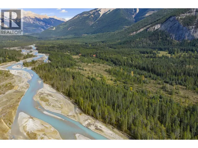 2237 Blaeberry Road, Golden, British Columbia V0A1H1