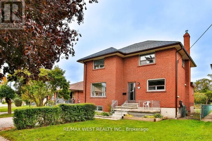 16 UPWOOD AVENUE, Toronto (Rustic), Ontario M6L3A5