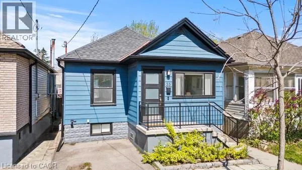 33 HUXLEY Avenue N, Hamilton, Ontario L8H4P1