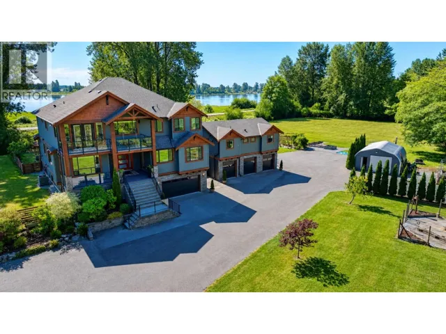 300 LAURIER AVENUE, Port Coquitlam, British Columbia V3E2G1