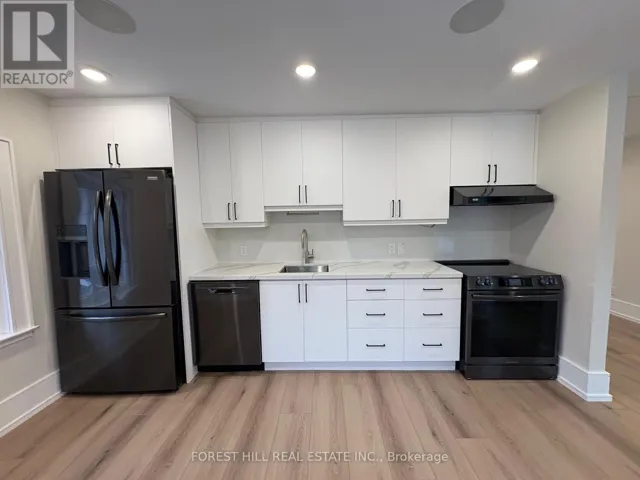 13A - 13 THOMAS STREET, Mississauga (Streetsville), Ontario L5M1Y4