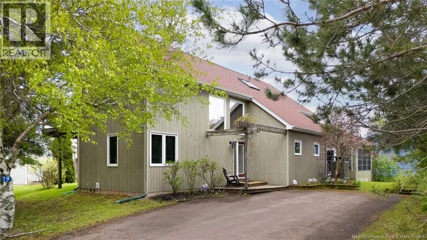 19 Crescent Road, Shediac, New Brunswick E4P4B3