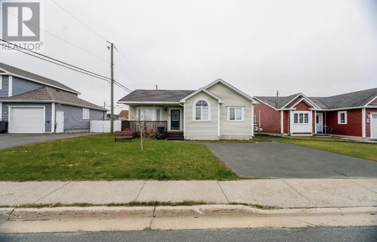 16 Keystone Avenue, Paradise, Newfoundland & Labrador A1L0K6