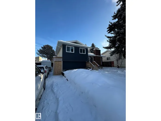 2043 49A NW, Edmonton, Alberta T6L2W9