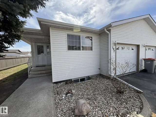 #102 4610 50 AV, Stony Plain, Alberta T7Z1P4