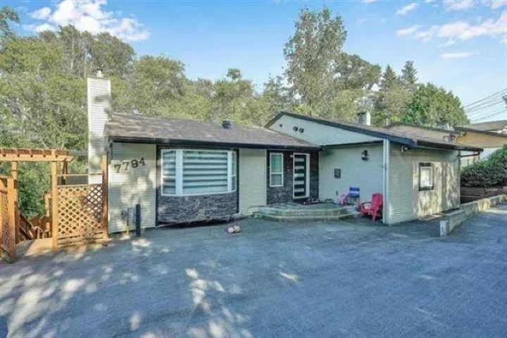 7794 141B STREET, Surrey, British Columbia V3W6J7