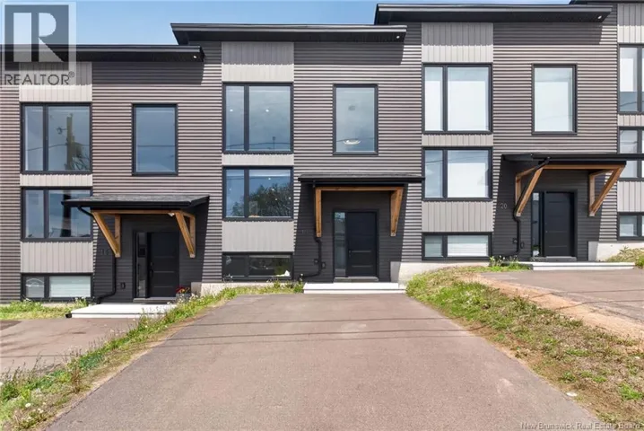 18 de la Colline, Dieppe, New Brunswick E1A6N3