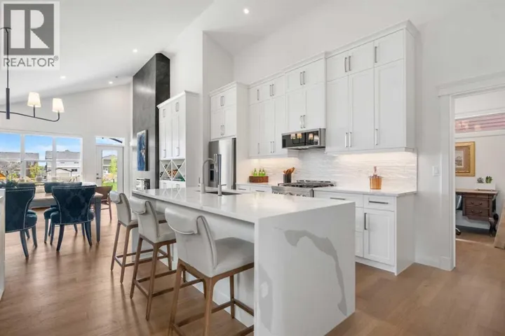 218 Mitchell Heath NW, Calgary, Alberta T3R2G2