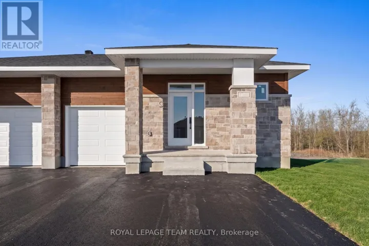 2 - 1102 MOORE STREET, Brockville, Ontario K6V0H2