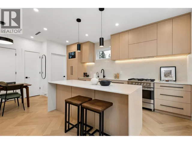 1 3639 E 46TH AVENUE, Vancouver, British Columbia V5S1B7