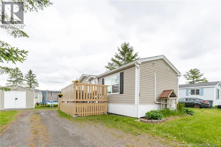 2 Wood Avenue, Lincoln, New Brunswick E3B6V5