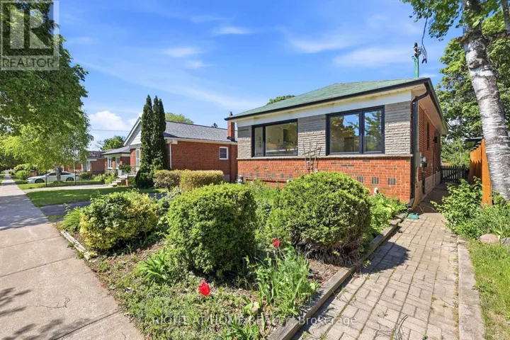 36 VAUXHALL DRIVE, Toronto (Dorset Park), Ontario M1P1P7