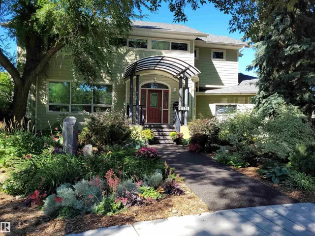 11131 75 AV NW, Edmonton, Alberta T6G0H1