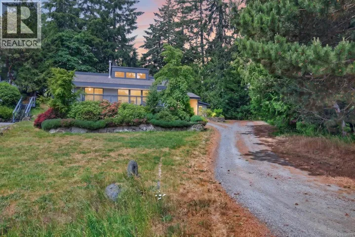 102 Village Terr, Salt Spring, British Columbia V8K2X5